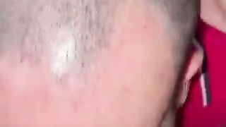 Pompino a un cazzone al parco