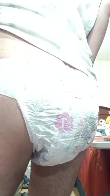 Hago caca en mi pañal de bebé
