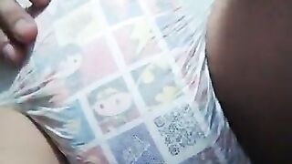 Jugando con mi pañal - video 5