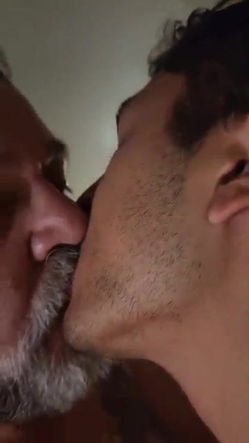 pasándola rico con un daddy