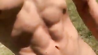 Abs and dick un Public
