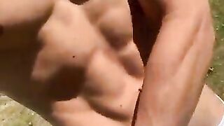 Abs and dick un Public