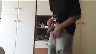 Amico Timido Tira Fuori un Cazzone da Cavallo