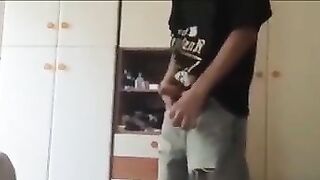 Amico Timido Tira Fuori un Cazzone da Cavallo