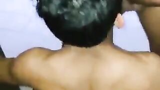 En busca de un "becerrito" que me ordeñe.
