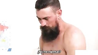 Papá me enseña a usar un condón