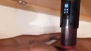 Probando un nuevo juguete