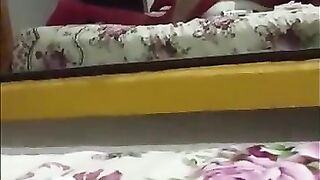 Putita cogida por un albañil