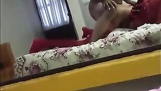 Putita cogida por un albañil
