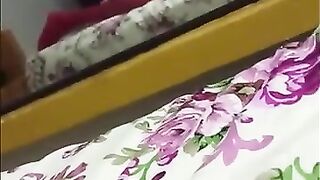 Putita cogida por un albañil