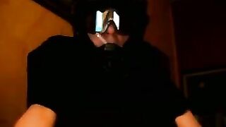 Fumer avec un casque