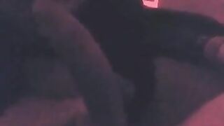 Troietta 20enne alle prese con un bel cazzone