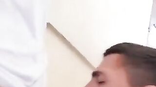 Sublime orgasmo dentro de un carnoso culo.