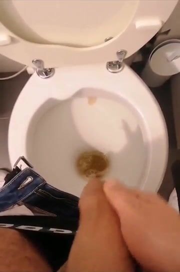 Pisciata romana da un cazzone grosso