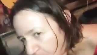 elle suce un black devant son mari