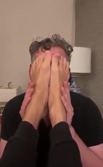Gay feet facial