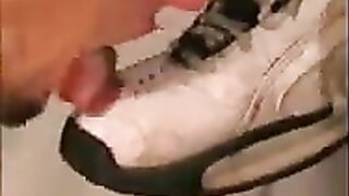 where is this fro?m know the title? feet 34