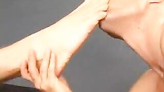 where is this fro?m know the actors? feet 27