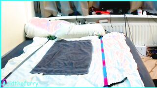 Ovipositing 1/2