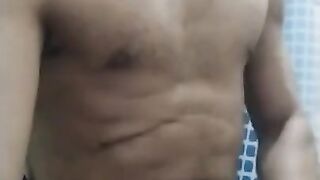 Gay Boy Handjob in the bathroom - Chico Gay Paja en el baño