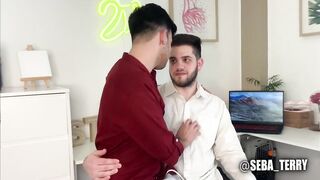 Jefe folla a su secretario porno en español