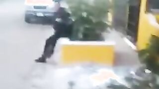 bro sucking homeless dick!