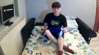 Str8 boytoy cum and wanking while watching porn.