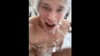 FREEZING MY BALLS OUTSIDE AND CUMMING IN SNOW!