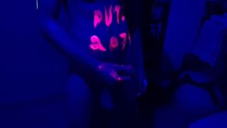 Un gay Français avec une Enorme Queue baiser par stepson stepdad dans la playroom (CyberTwink)
