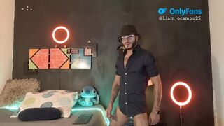 Baile sensual y erótico por hombre latin colombiano