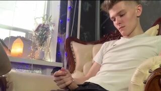 Quick sex with an end on the stomach