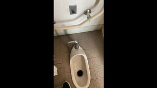Peeing & Masturbating in a Dirty Park Japanese Toilet