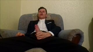 After working in the office, the bro jerks off his dick and ends up in an