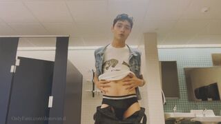 Donovan Jerking off in College Bath. CUMSHOT