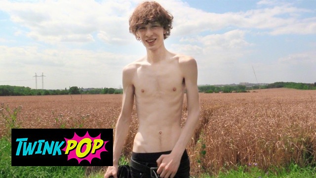TWINKPOP - He Is Walking Around When He Finds A Twink Wondering