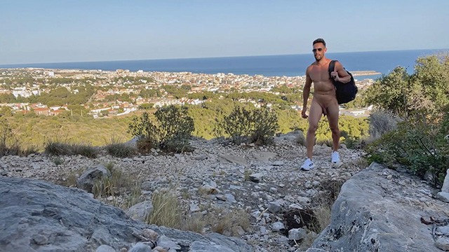Aesthetic bro does naked hiking and gets caught